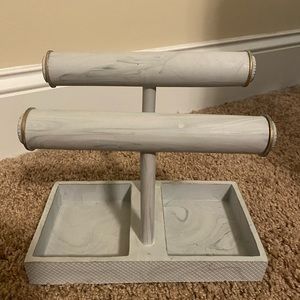 Jewelry/bracelet holder